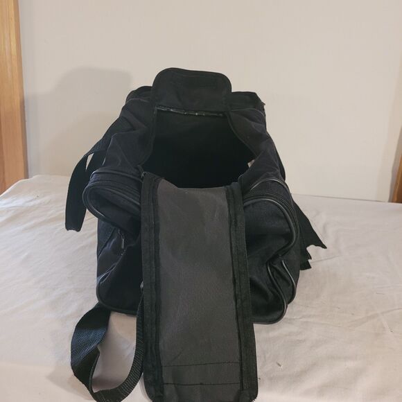 Black Gym/sports Bag W/Side Cooler - Picture 10 of 11